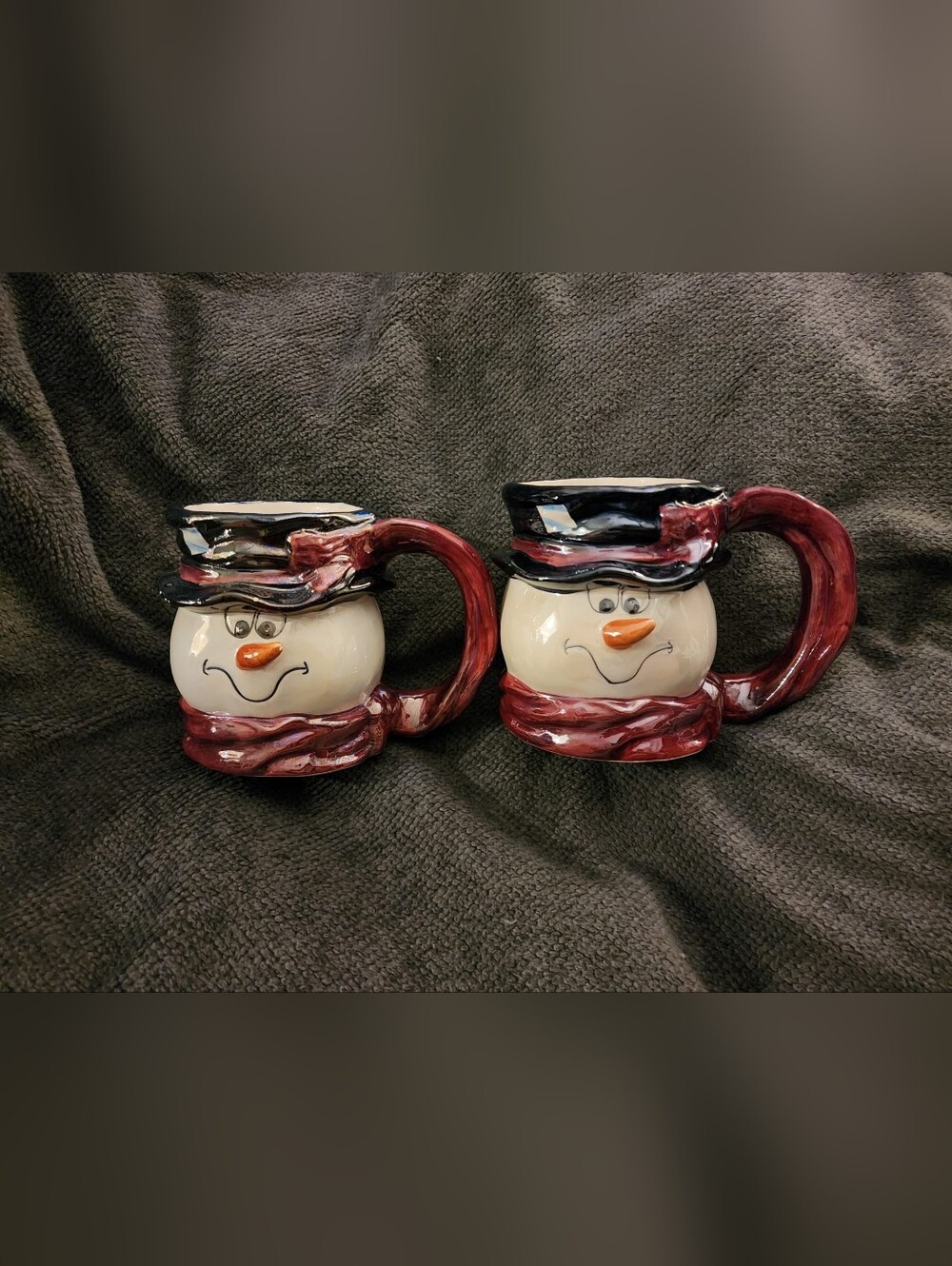 Vintage Frosty The Snowman Ceramic Mug Set.
